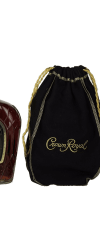 Crown Royal BLACK Blended Canadian Whisky 45% Vol. 1l in Giftbox